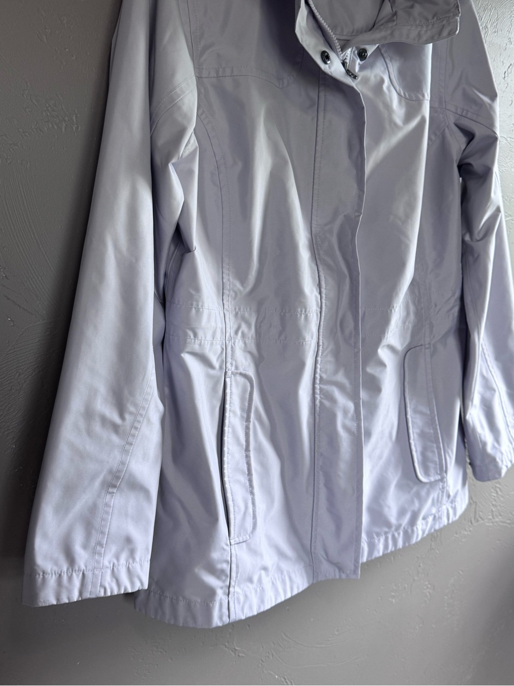 L.L.Bean Jacket Women’s M Regular Hooded Waterproof Lilac - Picture 2 of 14